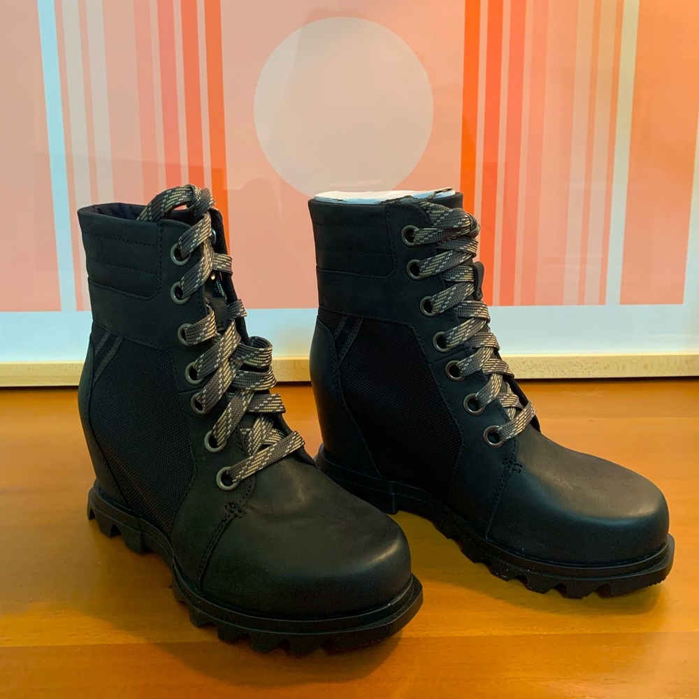 Brand New Sorel Joan of Arctic Wedge III Lexie Booties